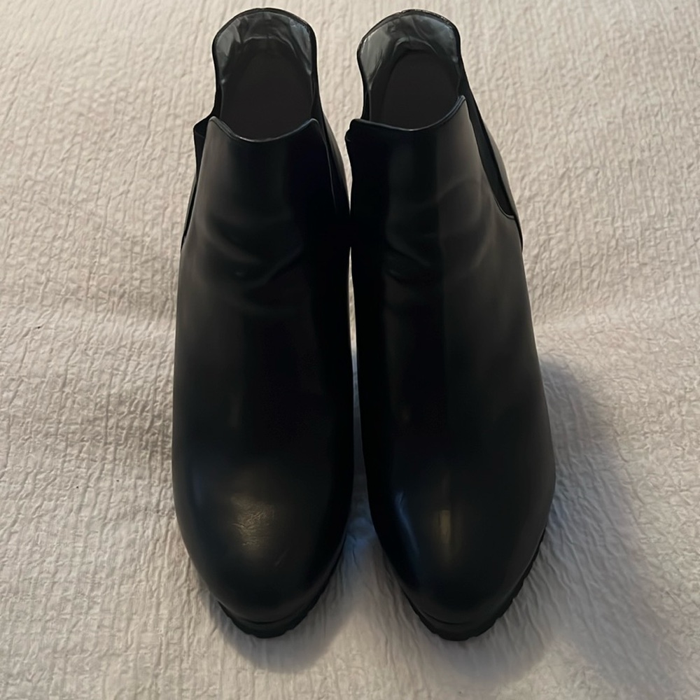 Jessica Simpson Hensen booties size 7.5